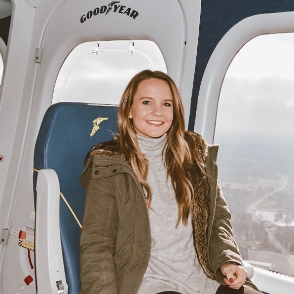 Meet your Posher, Holly - Picture 1 of 1